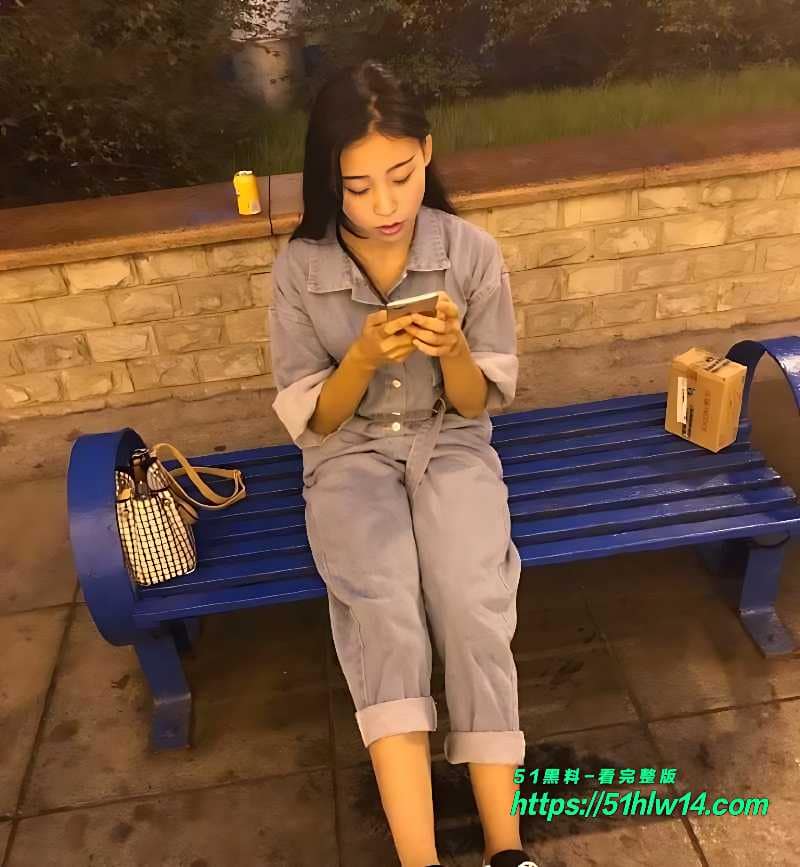 黑发少妇酒店偷情骑乘深喉被干到眼神失控汗湿衣衫太顶 高潮视频