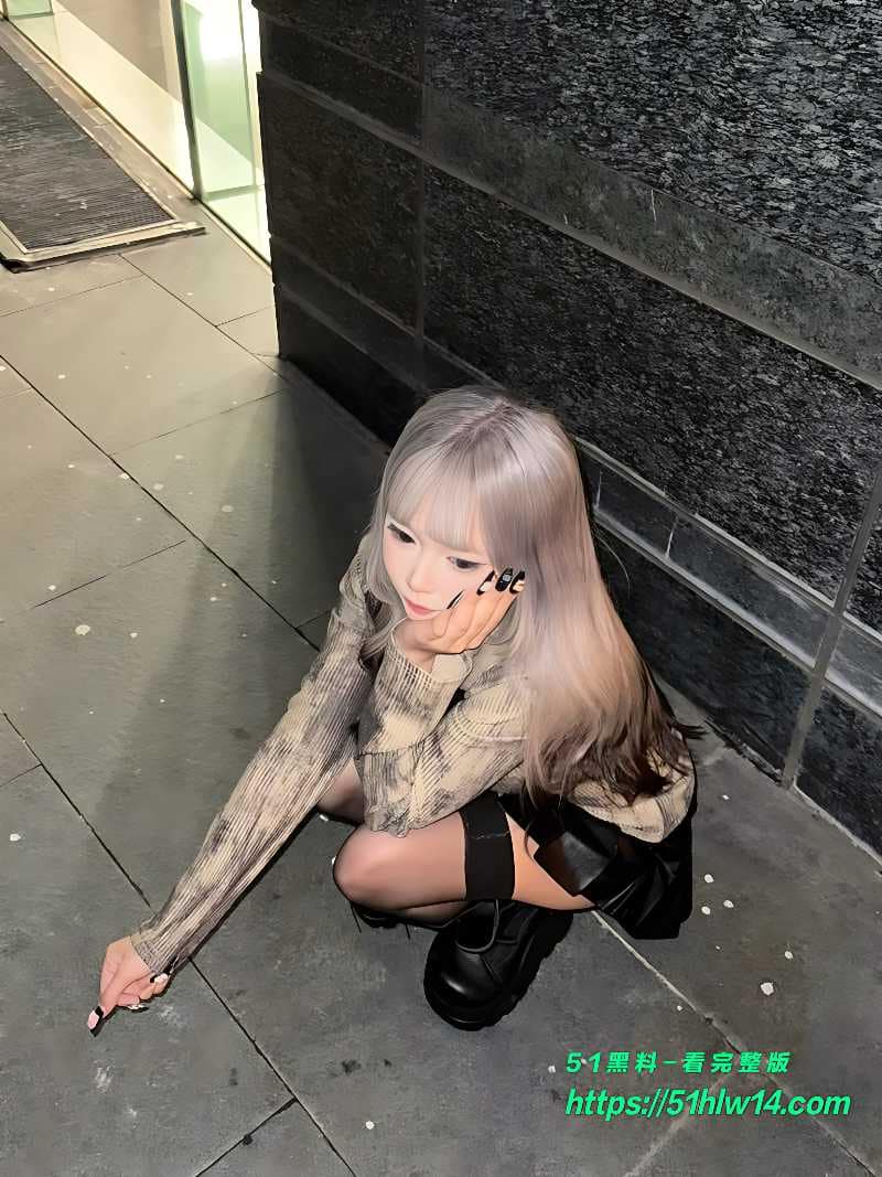 高颜值网红私下玩这么野？与前男友露脸视频流出，这反差太顶了 网红爆料