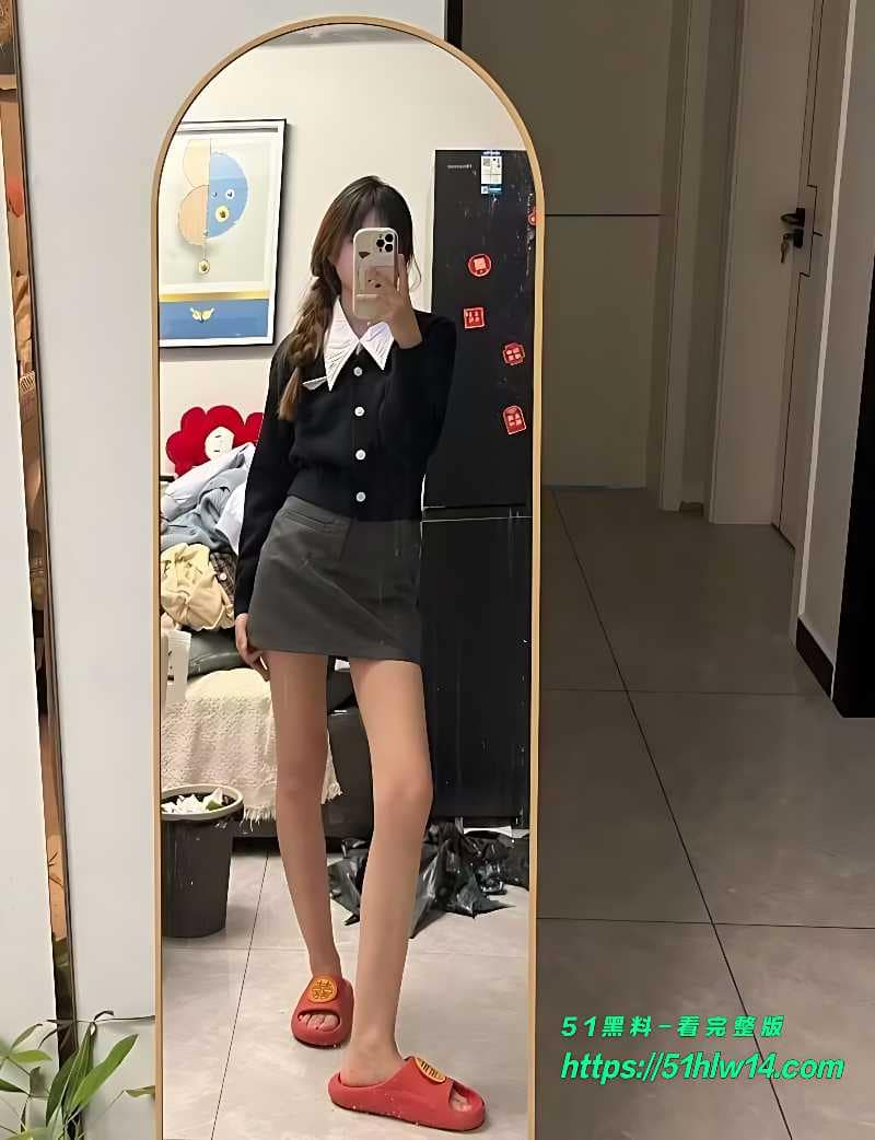 精神小妹私拍流出丨看着挺乖的小姑娘私下深喉玩这么野 福利