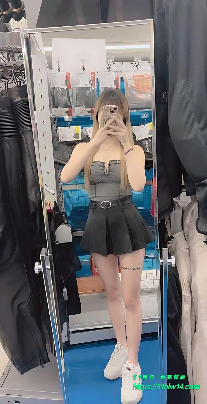 抖音网红全裸热舞巨乳高频弹跳蜂腰扭动骚到没边 网红脱衣视频
