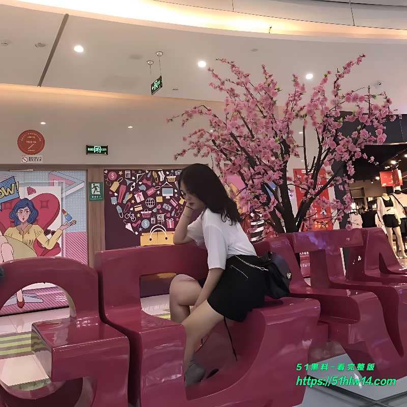 丰腴少妇裸贷还债自慰，双腿大开狠抠细节太顶 巨乳翘臀