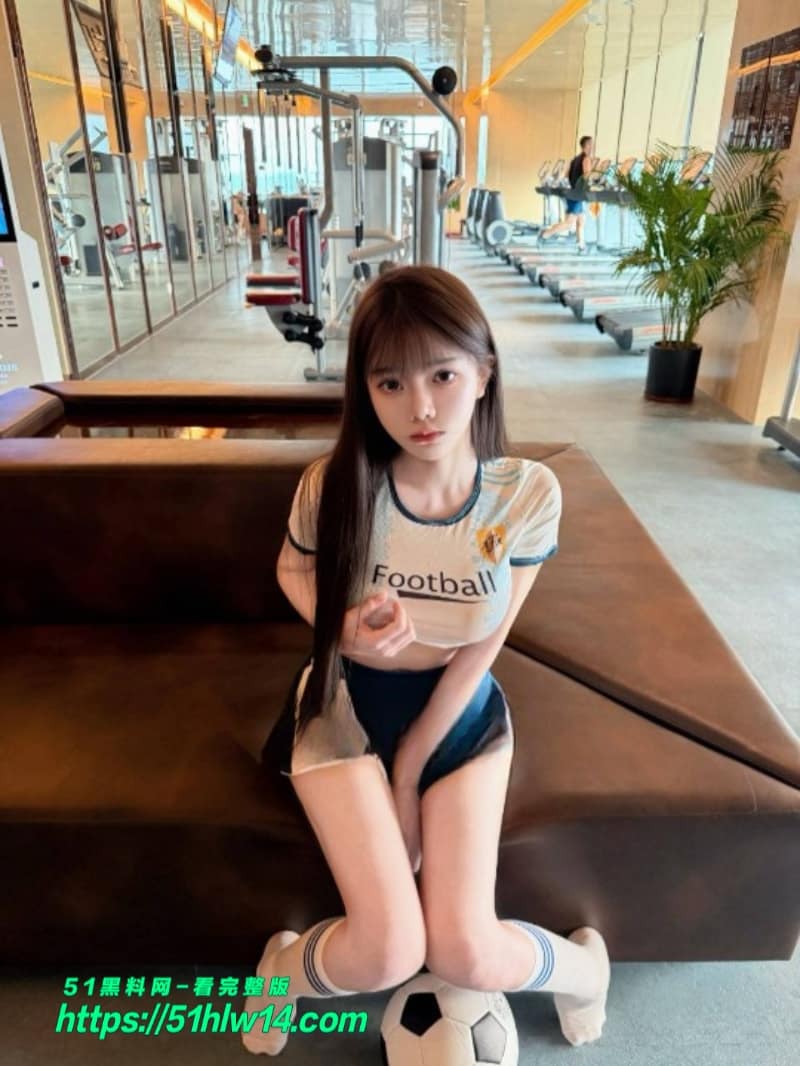 世界杯足球宝贝穿梅西10号球衣私下这么野，桑巴肥臀狂骑太顶了 肥臀骑乘