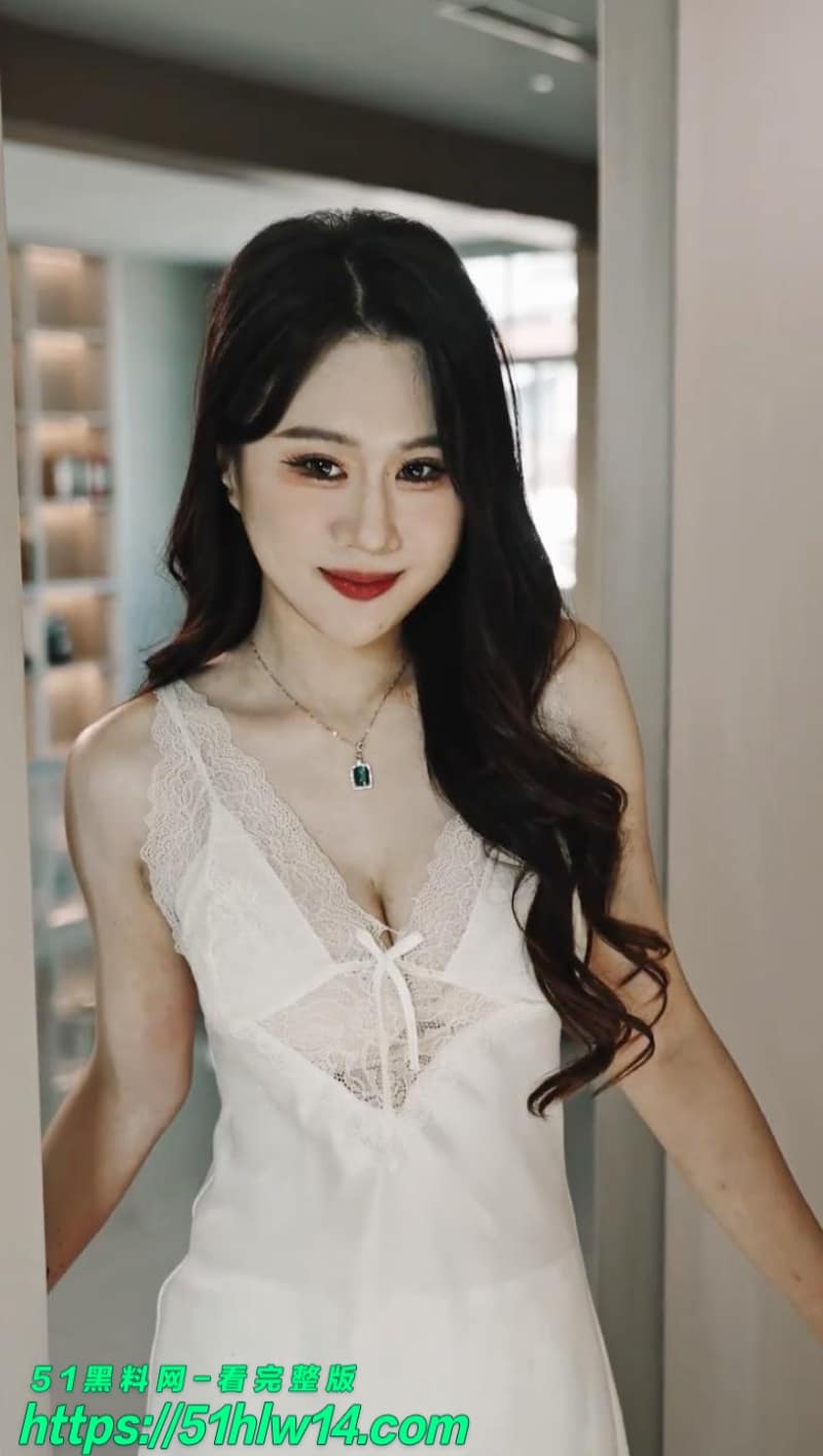 王正洁失控边界反差太猛清纯女主被玩到眼神迷离欲火焚身 短剧