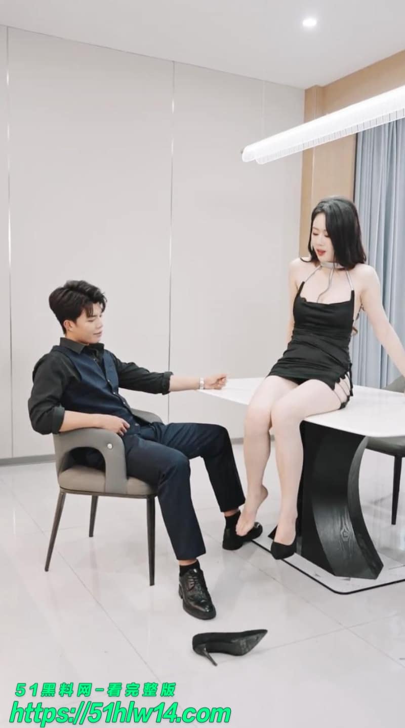 王正洁失控边界反差太猛清纯女主被玩到眼神迷离欲火焚身 擦边短剧