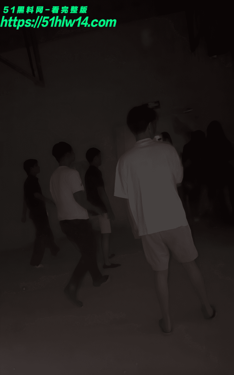 邹城地下车库互殴实录曝光丨精神小妹混战尺度惊人内幕起底 爆料