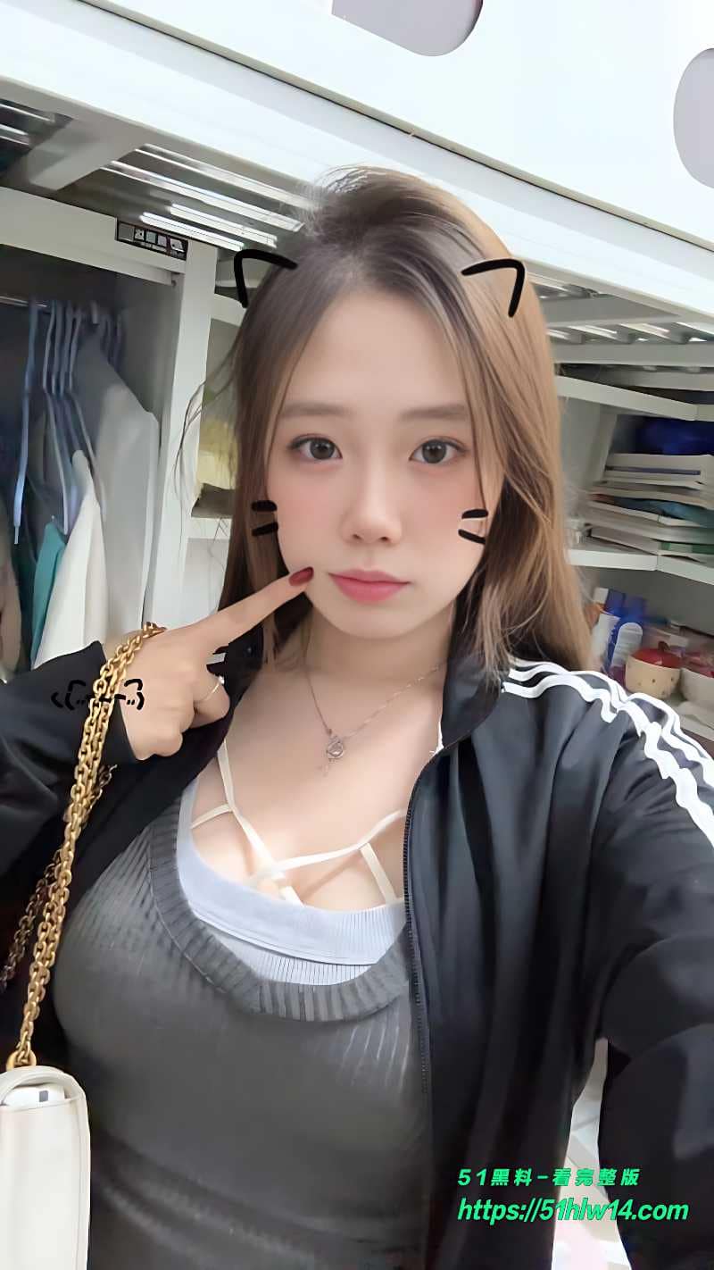 反差少妇露脸自拍丨看着端庄贤淑私下穿奶牛装跪地求操太野了 爆操视频