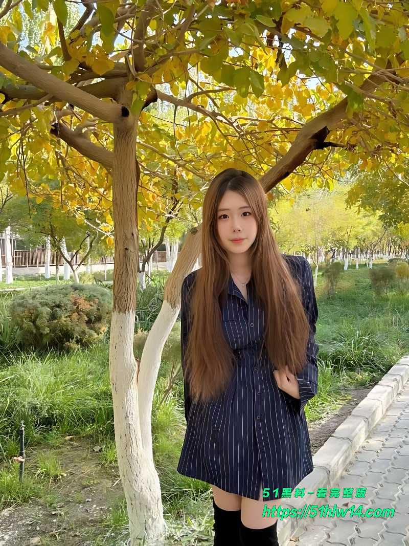 反差少妇露脸自拍丨看着端庄贤淑私下穿奶牛装跪地求操太野了