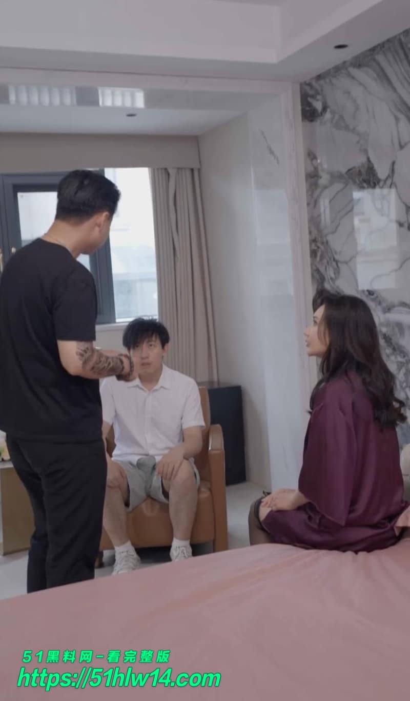 小张星颖夏月的幸福灰色紧身裙解带诱惑身材曲线直接顶满 福利短剧