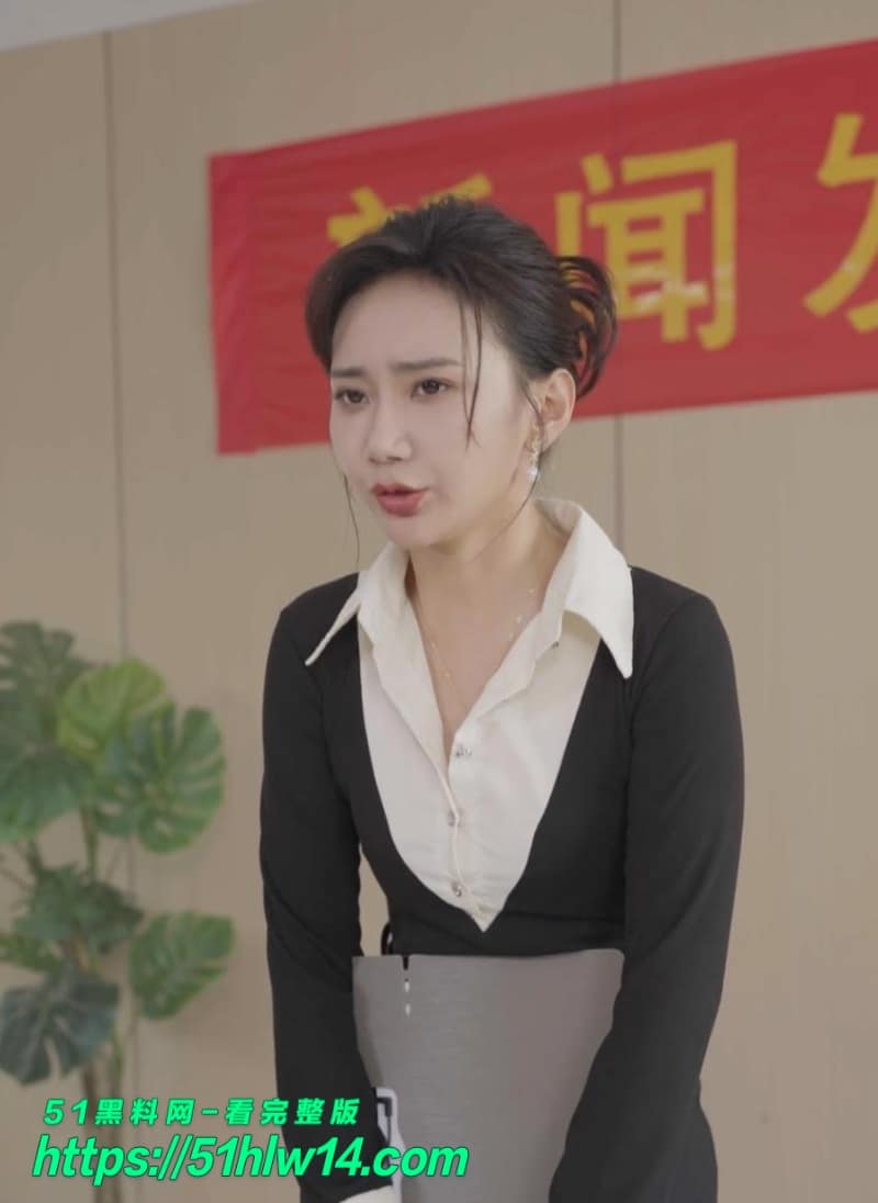 小张星颖夏月的幸福灰色紧身裙解带诱惑身材曲线直接顶满 反差