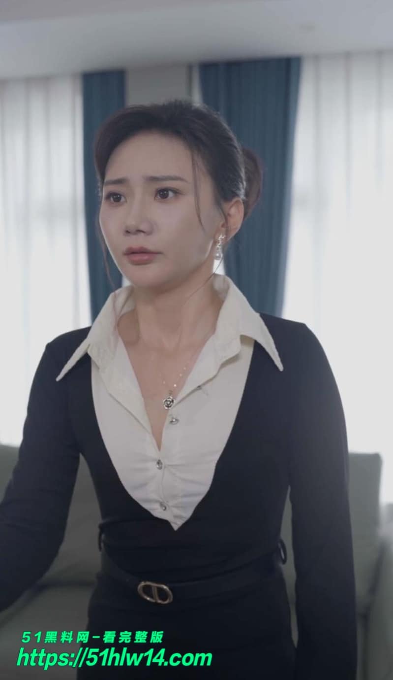 小张星颖夏月的幸福灰色紧身裙解带诱惑身材曲线直接顶满 网红