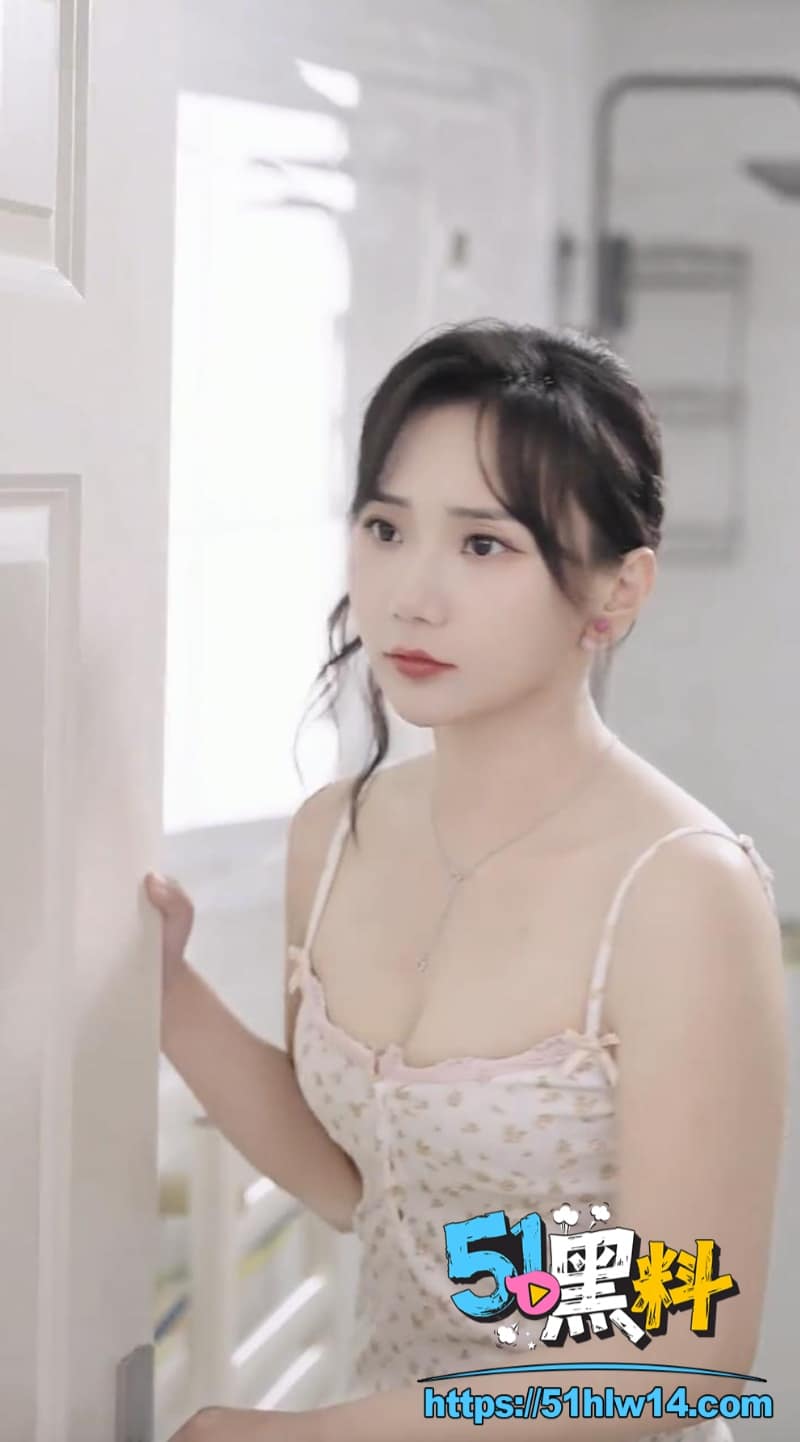 高玉婷小张星颖私下玩这么野？端庄人设在《女性浮香》里碎了一地 擦边短剧