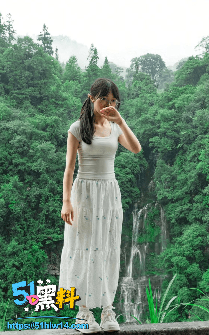 眼镜娘反差系列太顶了丨知性妹子私下这么浪真没绷住 户外口交