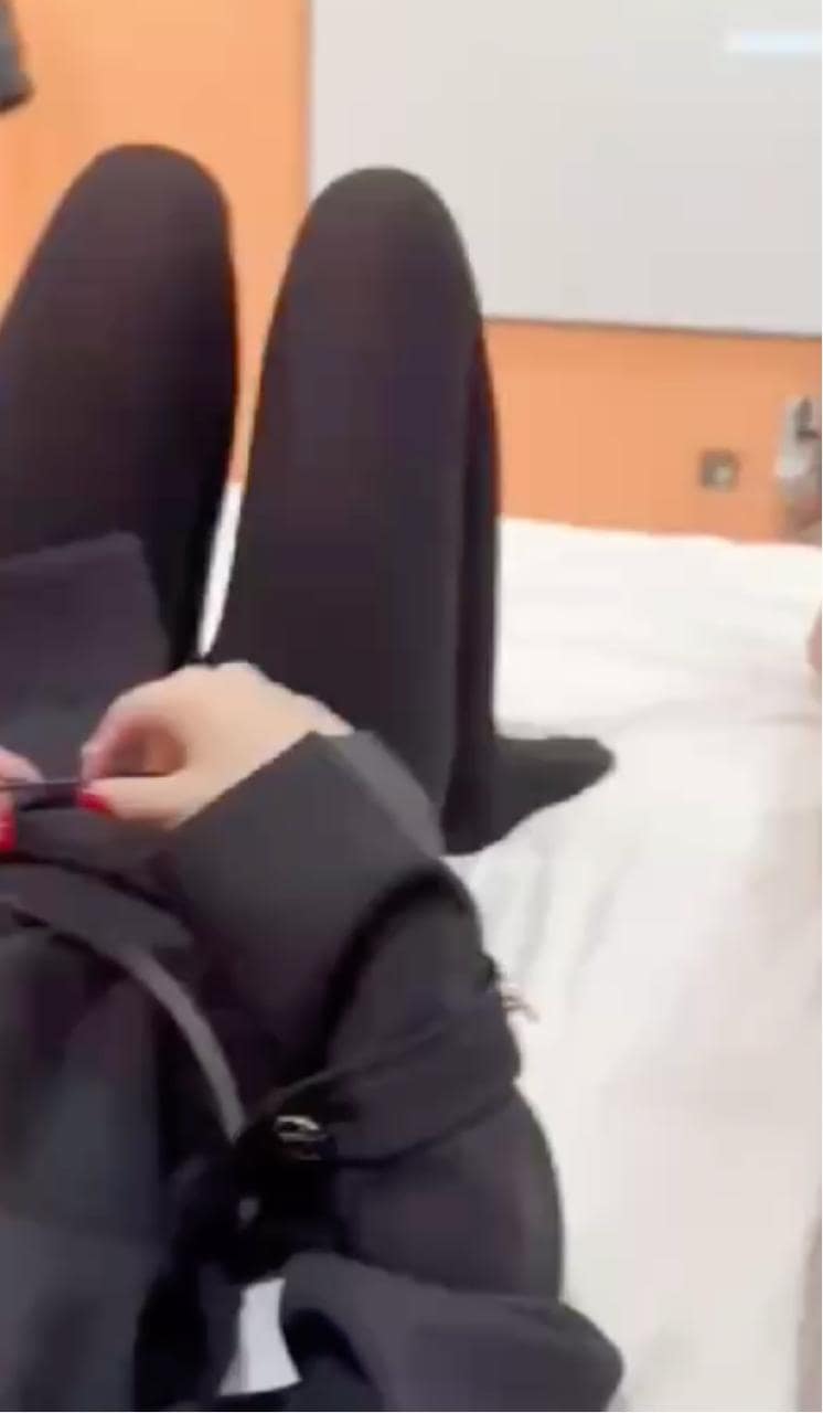 骚姐姐弟私会还连线闺蜜,对方在电影院直接自慰,这波操作真绝了 完整视频在线播放