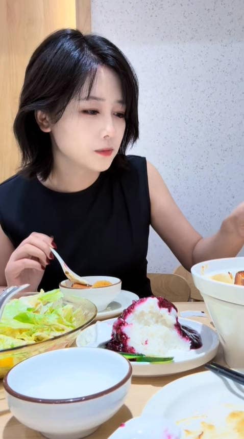 春晓黑丝OL定制视频流出被金主玩到眼神失控太顶了 完整视频在线播放