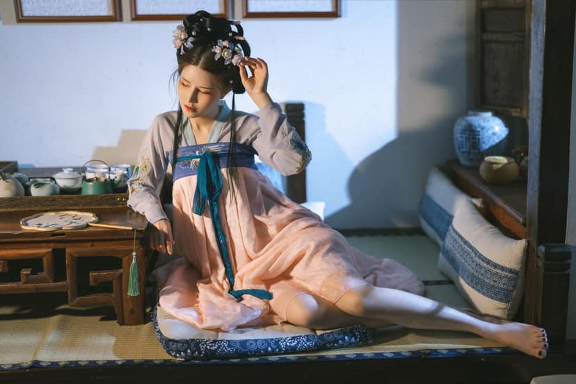 鹿八岁古风写真内幕流出丨薄纱汉服勾勒曲线这波尺度太顶 完整视频在线播放