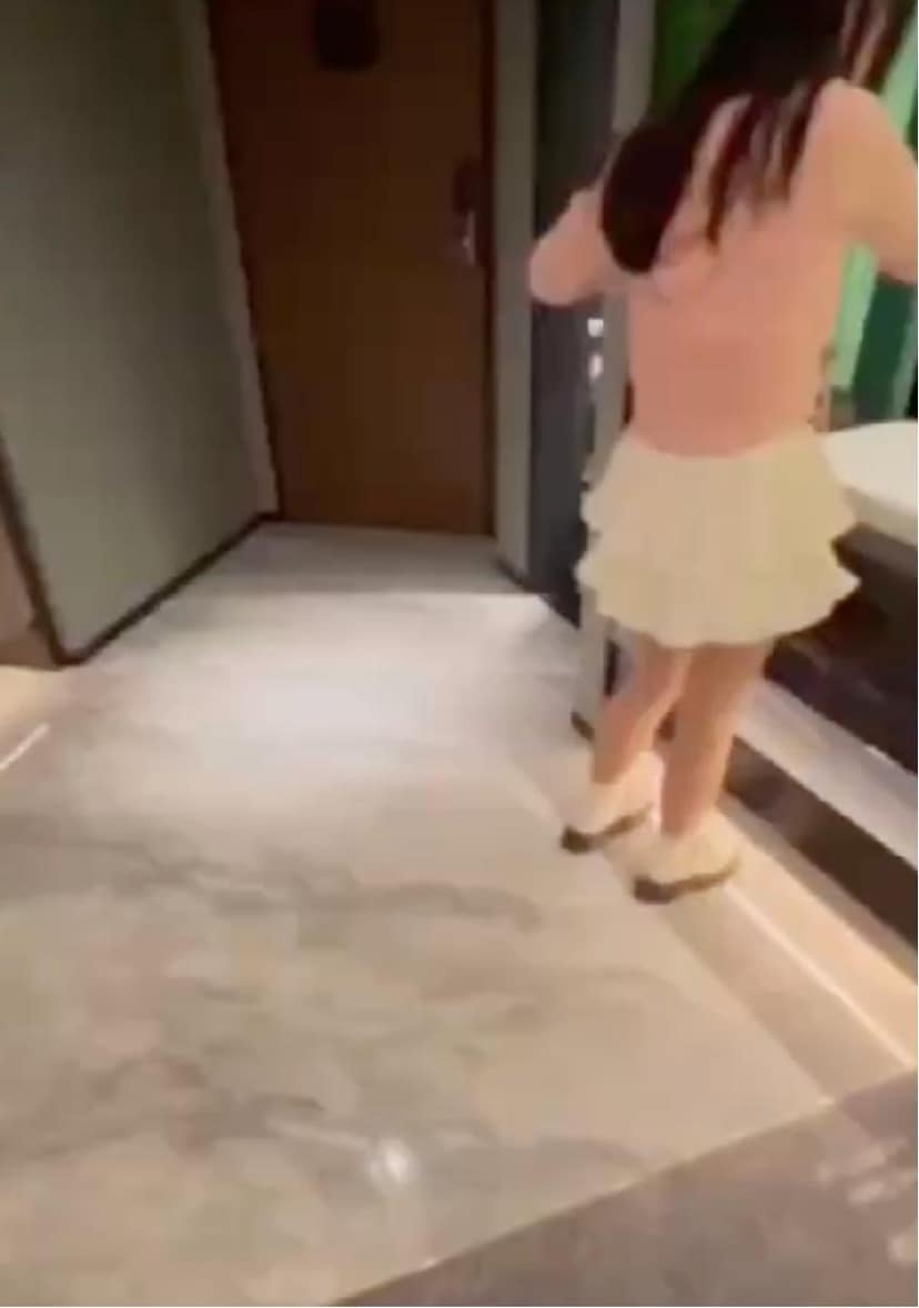 纯情亲妹妹私下这么野丨术后首战内射瞬间眼泪鼻涕一起流 完整视频在线播放