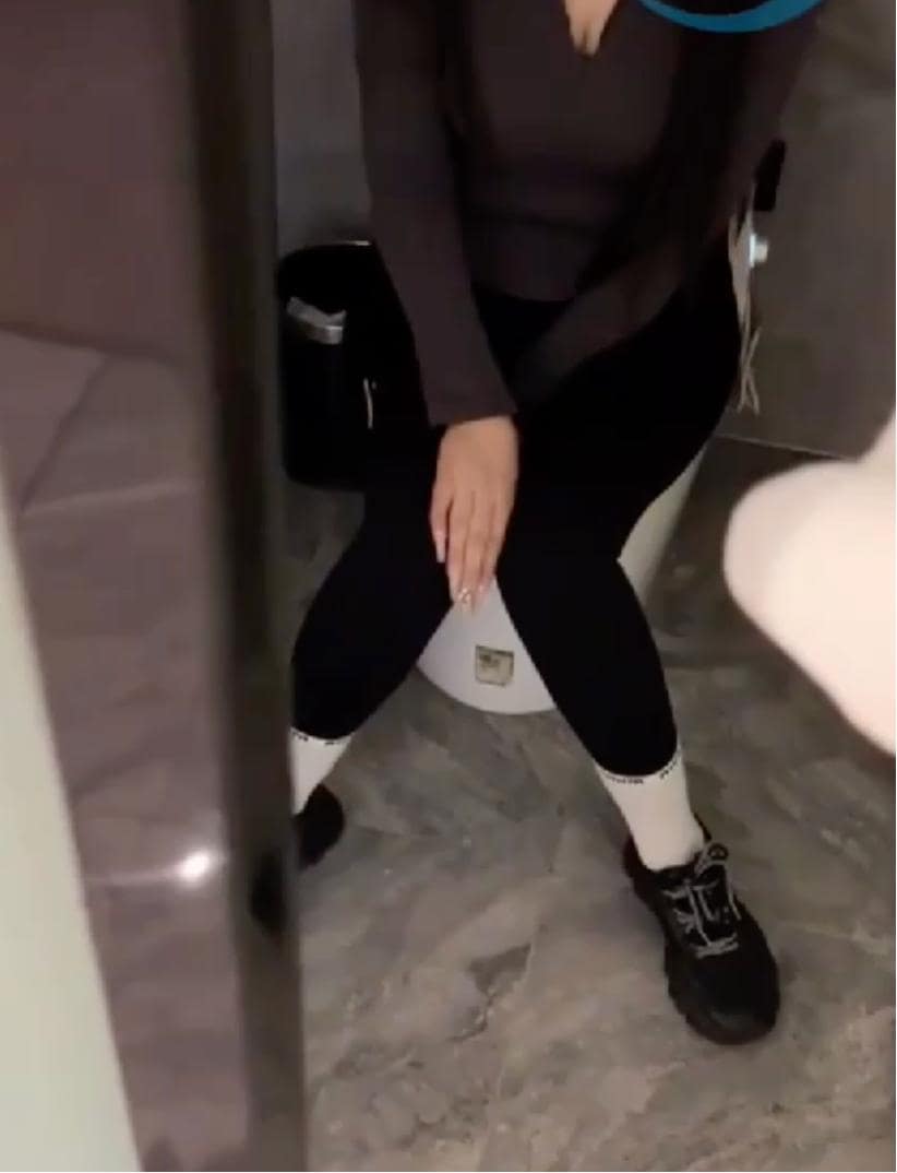 奶子即正义人妻瑜伽裤翘臀被后入猛怼到眼神失控 完整视频在线播放