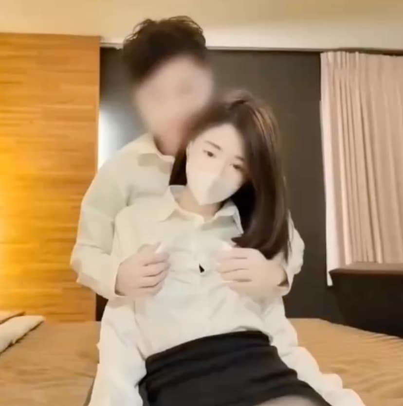 台湾御姐Jennie洁妮职场人设崩塌,私下被下属喂饱的模样太反差 完整视频在线播放