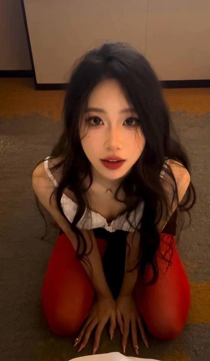 好家伙emlly这波反差我真没绷住,天大校花私下竟然这么野 完整视频在线播放