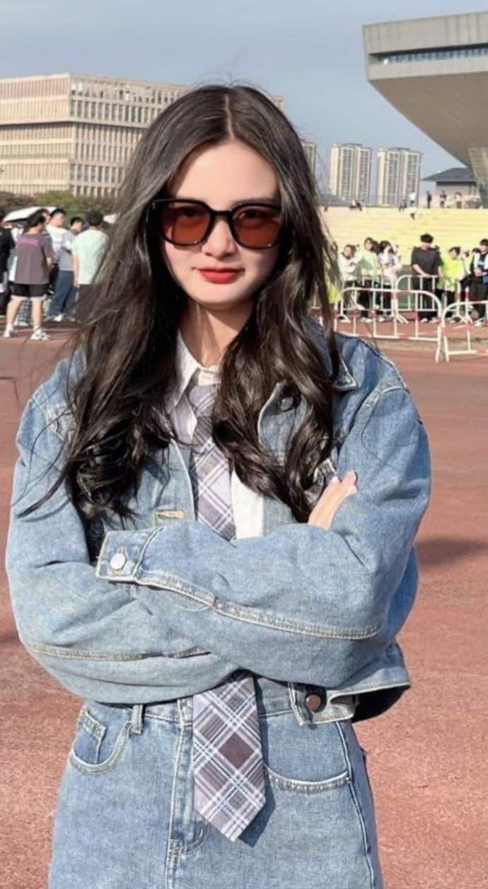 曹兴运这波反差我是真没绷住,白天知性学霸妹晚上在酒店这么浪 完整视频在线播放