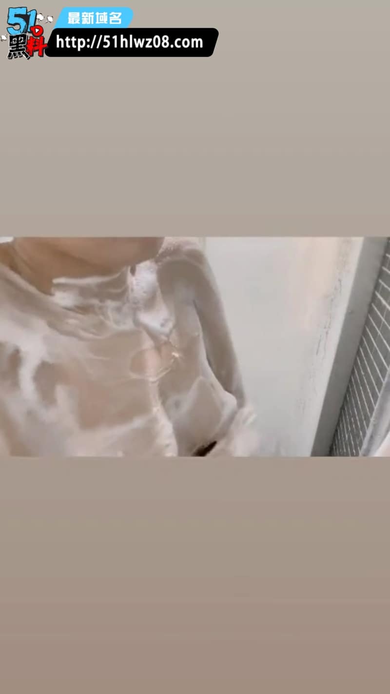 短发大学生私密视频流出,清纯反差妹用假屌自慰细节太顶 完整视频在线播放