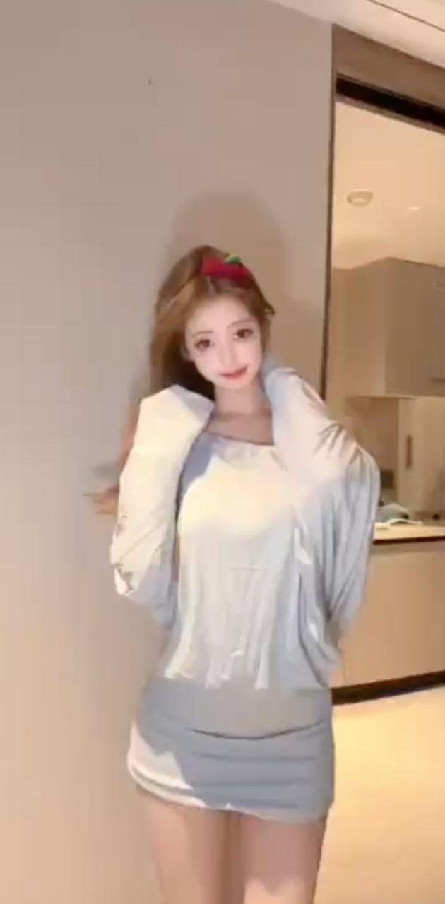 李梨涡游山恋后背摇真空上阵翘臀狂扭凹凸身材火辣炸屏 完整视频在线播放