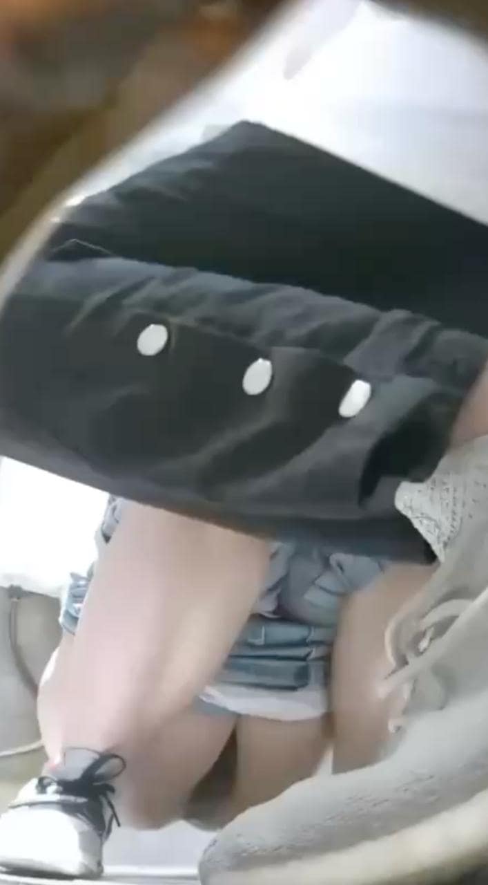 酒吧女厕偷拍全景,多位高颜值女神浓密阴毛黑亮太诱人 完整视频在线播放