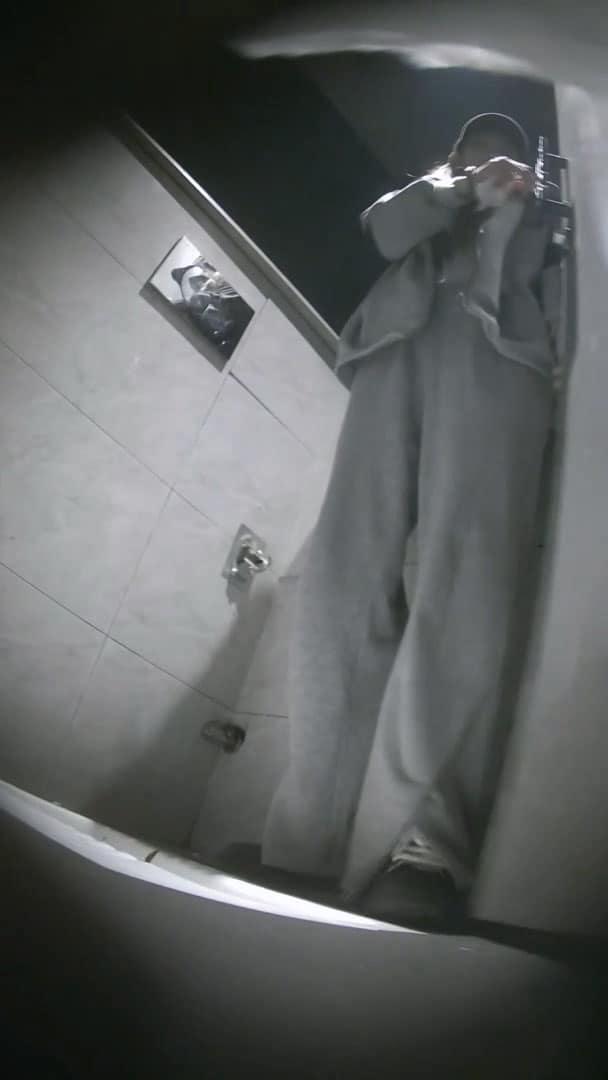 酒吧女厕偷拍合集这波视角绝了,逼脸同框怼得太狠,我单独发你 完整视频在线播放