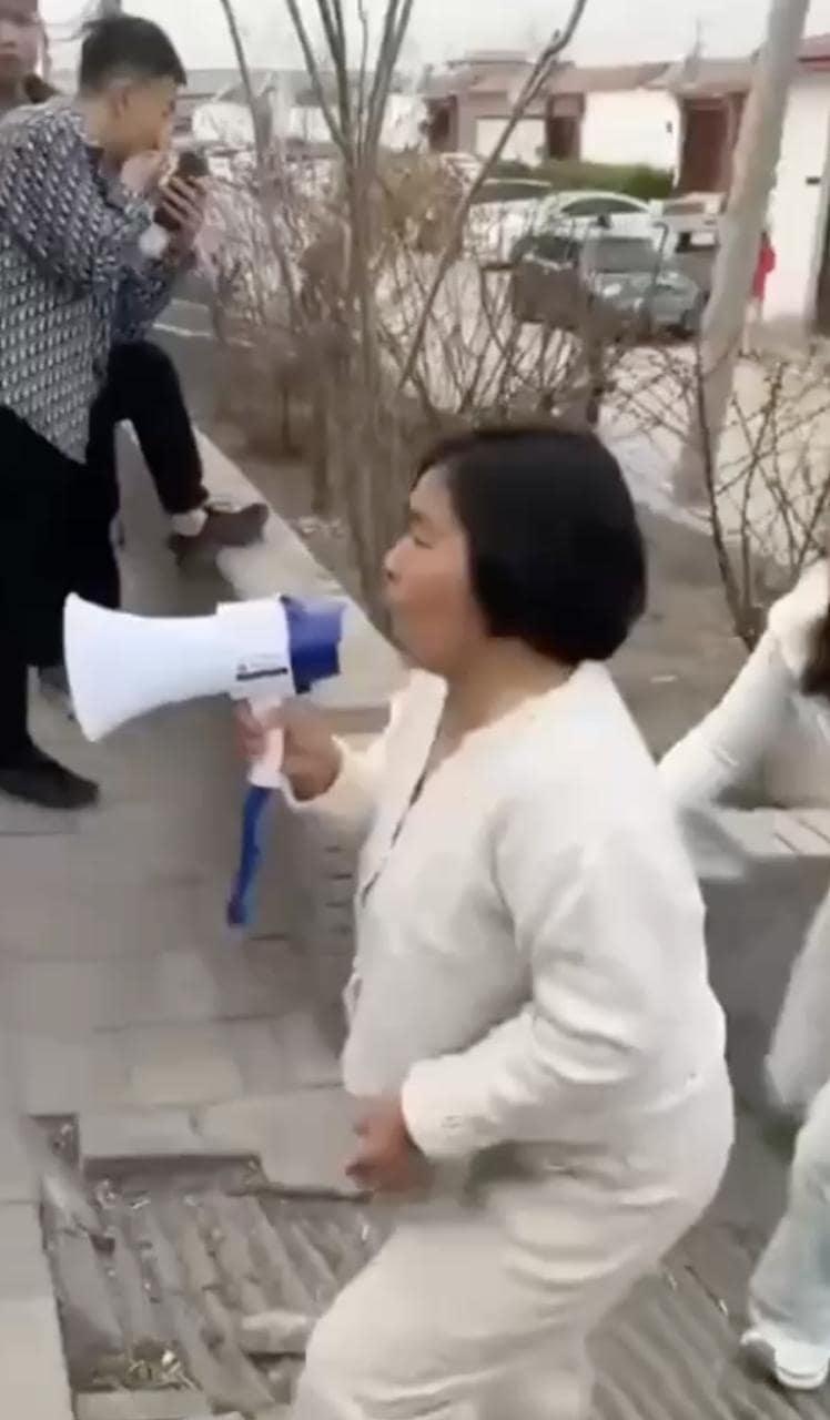 廊坊北陶管营村原配抓小三现场怒吼还没离婚就睡我老公 完整视频在线播放