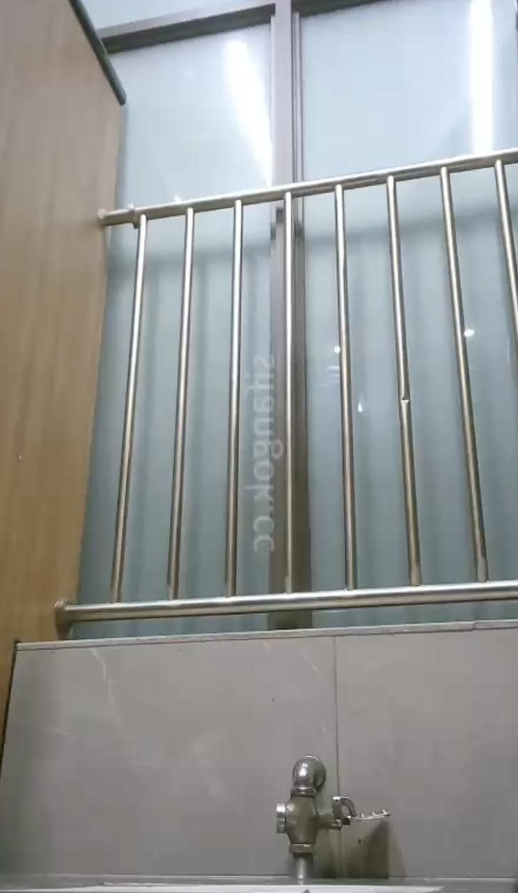 写字楼女厕高清偷拍这波太顶了,好几个正脸女神放尿翘臀直接怼脸 完整视频在线播放
