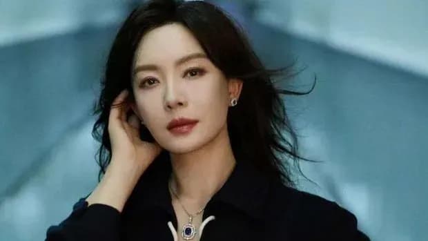 陈数49岁写真是真出彩吗：跟同类型几位女星摆一起对比