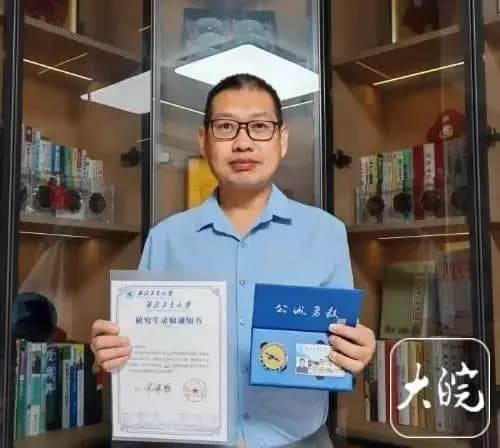 收摊备考：44岁爸爸被女儿一句激将话催上985
