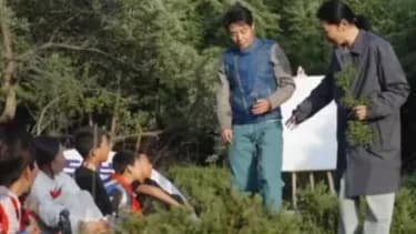 撒贝宁、尼格买提德尼小学上课始末：四节课的时间线