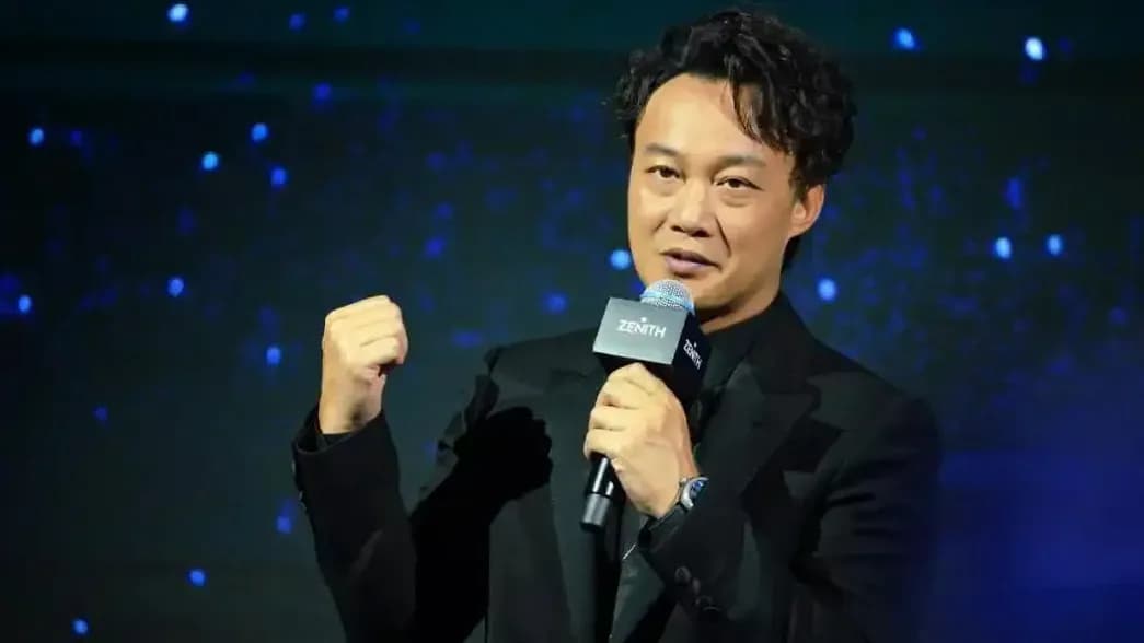 陈奕迅封手机重录26场是真的吗：禁跟唱鼓掌，原因是录音