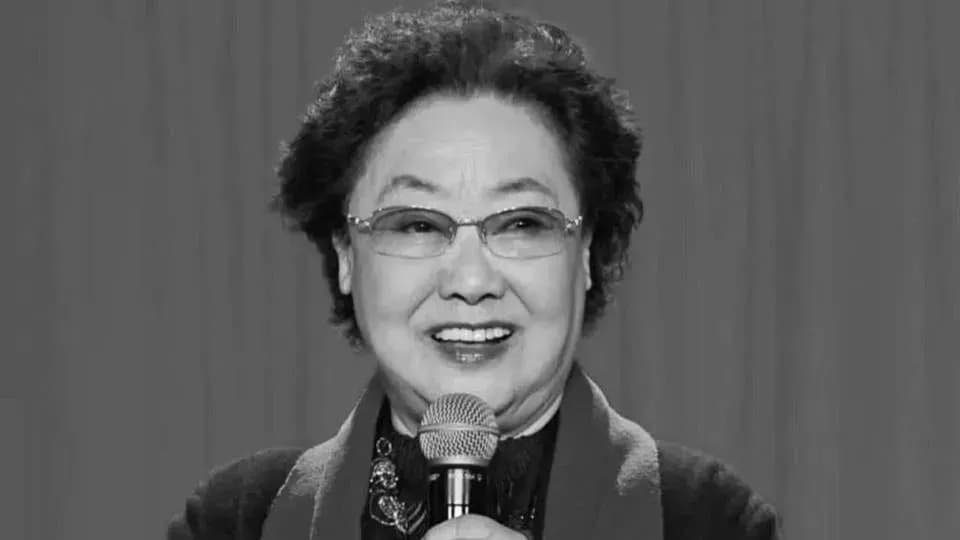 郭兰英逝世人物关系起底：李玉刚那句「后辈」，什么关系