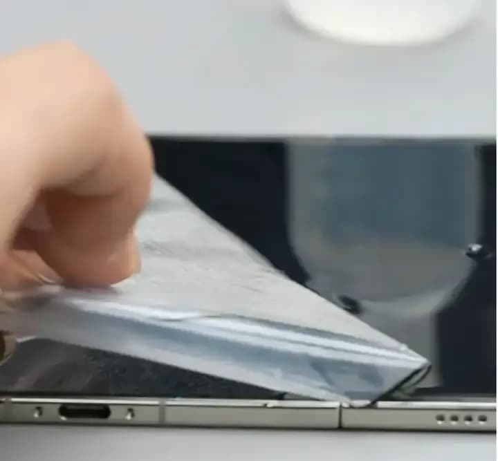 iPhone Duo拆机：纳米纹理和宣传对得上吗