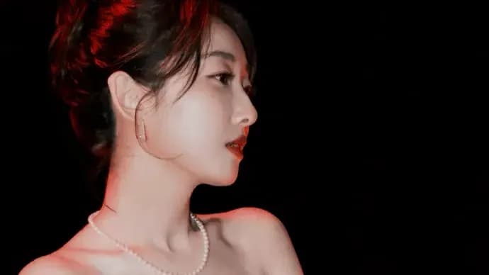 蒋梦婕否认新恋情该信吗：月老红线梗，两派吵起来了