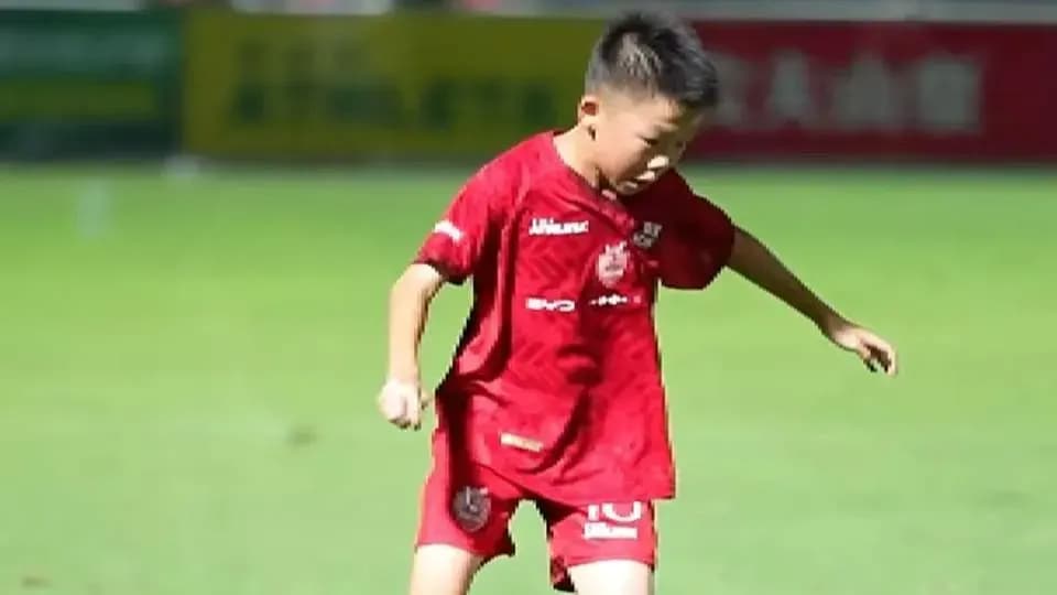 3500万看客切片：小学生比分凭啥冲上两条头条热榜