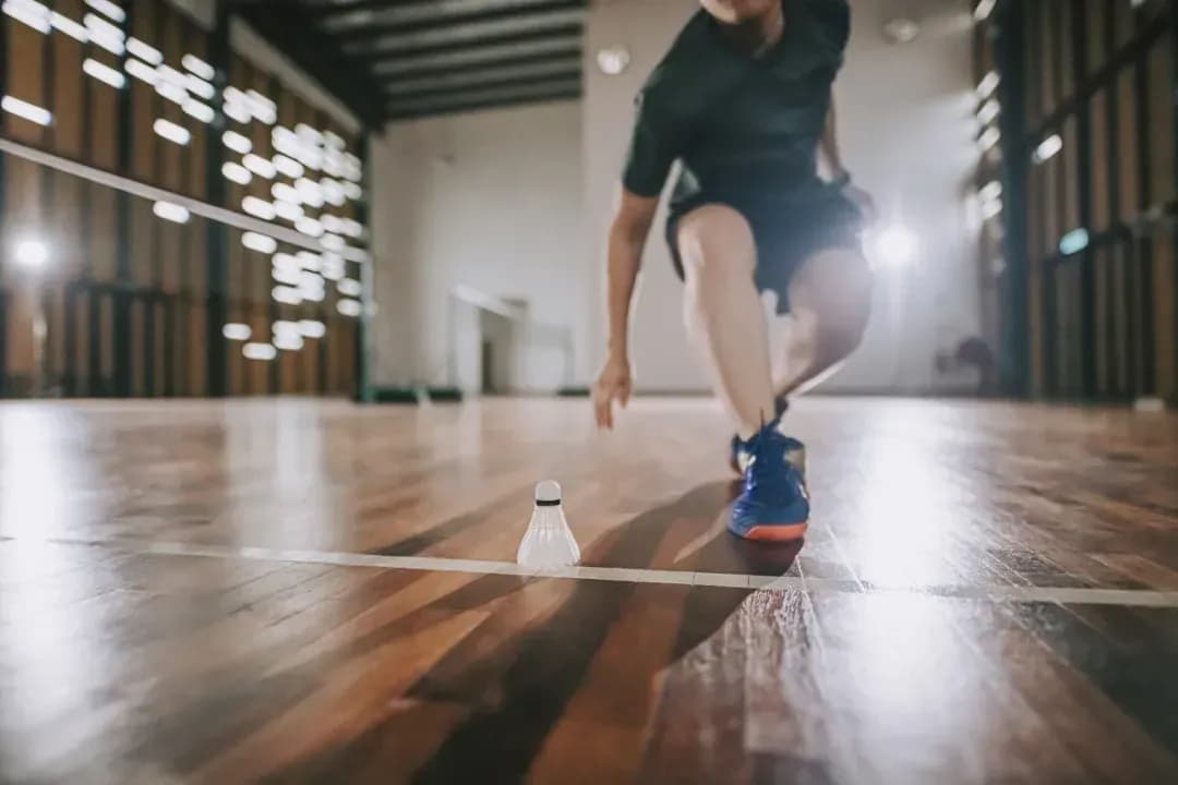 膝盖突然软一下：歇歇就好，还是该去查