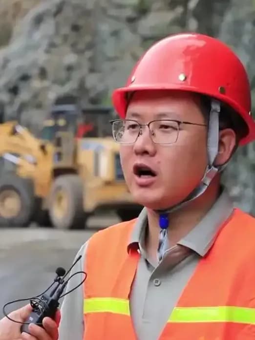 劝退一辆小货车23秒后：西安108国道山体塌方现场还原