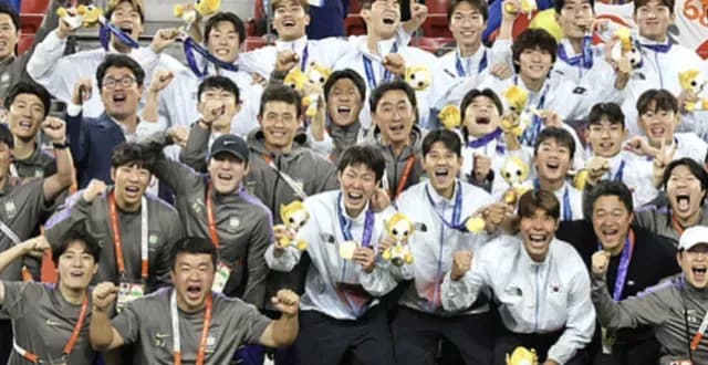 亮出金牌，李期奕那句「差点去服兵役」惹恼了谁