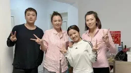 李勒优与晋妈吴丽的关系档案：从12年资助到面馆风波