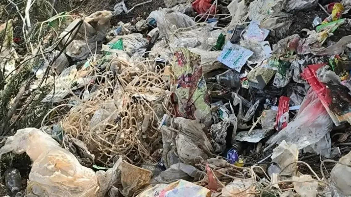 陆良水库被指埋医疗垃圾：一天内说清的两件事