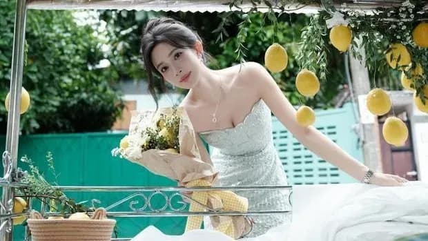 孟子义「这个背」话题始末：薄荷绿造型引发的两极讨论