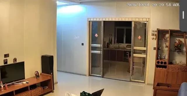 发现空调上亮灯的监控：平潭整租民宿客厅能不能装