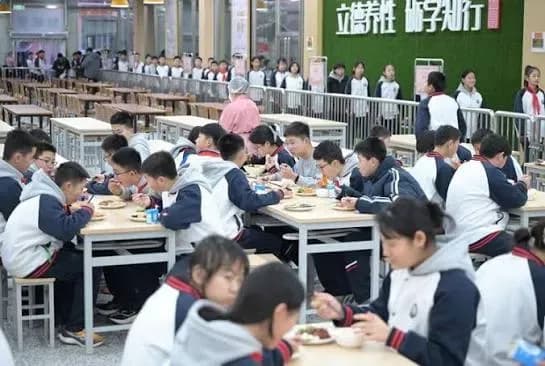 普宁教师岗HIV体检被劝弃聘，三个说法有没有实锤