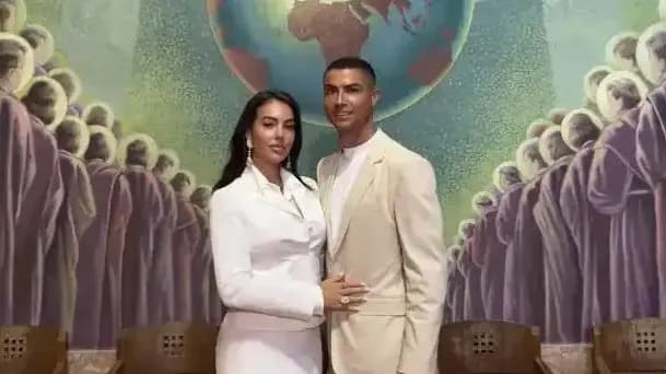 C罗乔治娜婚礼照首度曝光求证：是不是真的头一回公开