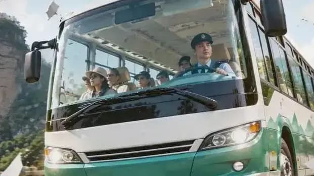 算一算稻城亚丁摆渡车：40公里外停车，往返120元