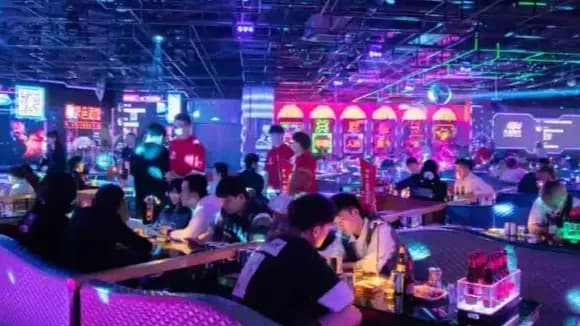 算清150万无烟酒吧的账：日流水78元怎么走到关店