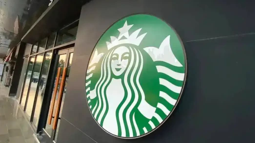 星巴克消费入座：蹭座该管，还是该让
